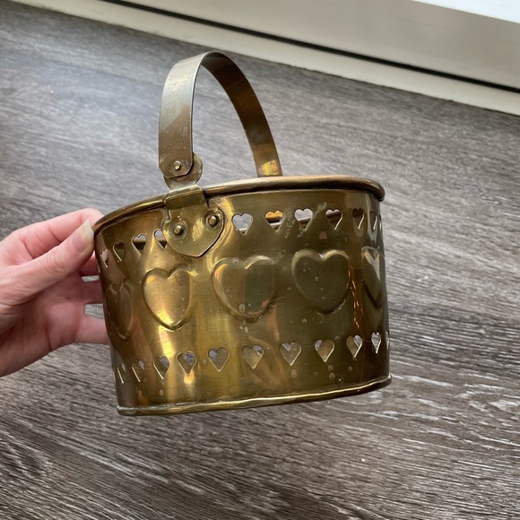 Vintage Solid Brass Basket with Hinged Handle and Heart Cutouts MCM - Picture 6 of 6